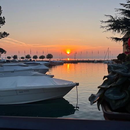Porto Valentino 2 Apartment Sirmione Exterior foto