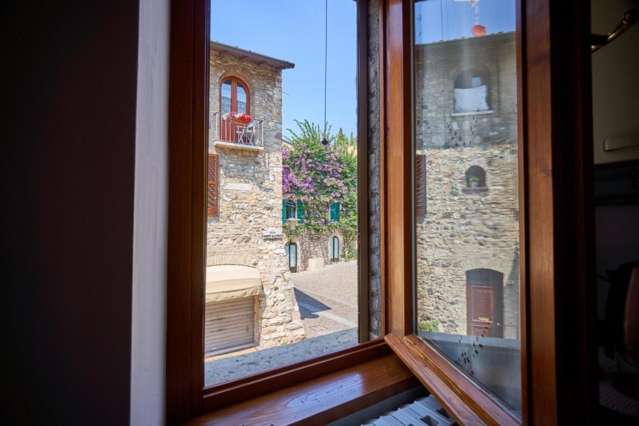 Porto Valentino 2 Apartment Sirmione Exterior foto