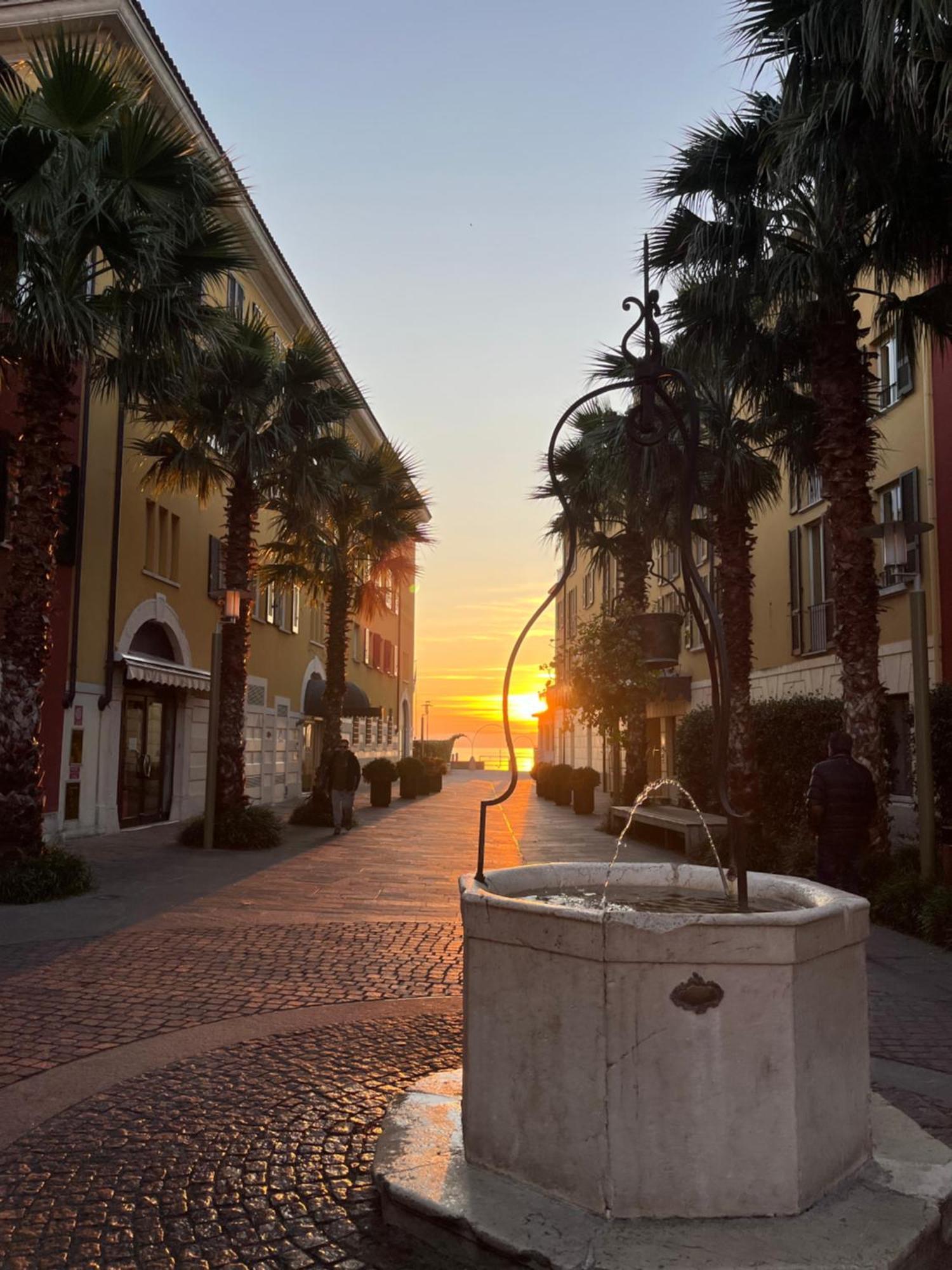 Porto Valentino 2 Apartment Sirmione Exterior foto